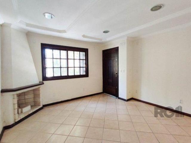 Excelente casa de 230m² com 4 dormitórios e 3 vagas