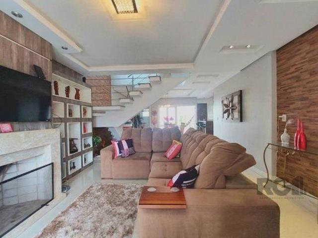 Excelente casa de 250m² com 3 dormitórios no bairro Sarandi