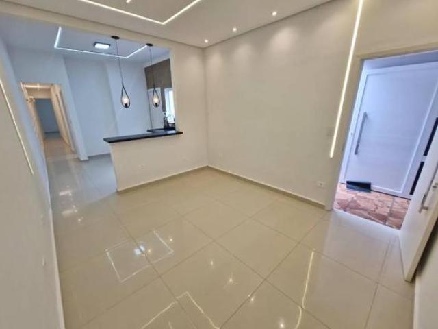 EXCELENTE CASA DE 3 DORMITÓRIOS NO BAIRRO CAIÇARA EM PRAIA GRANDE!