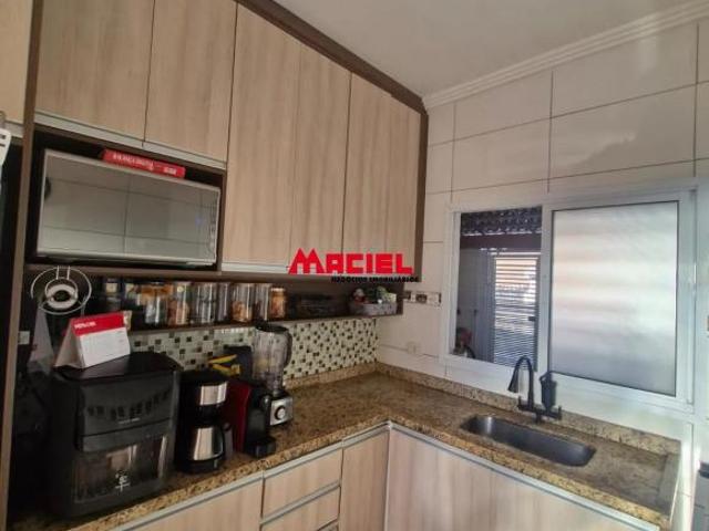 Excelente casa de 3 dormitórios no Jardim Santo Onofre