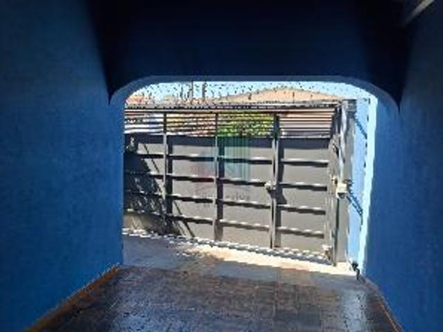 Excelente casa de 3 dormitórios sendo 1 suíte, em ótima localização na Vila Brasília para locação São Carlos imóveis