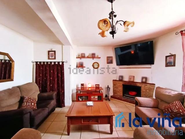 Excelente casa de 3 habitaciones en venta en Badolatosa, Andalucía, España
