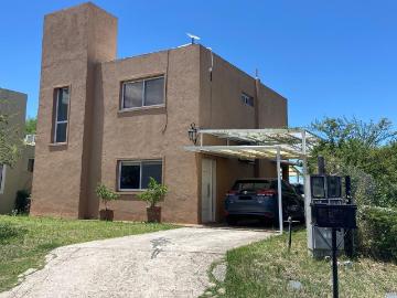 |EXCELENTE| CASA DE TRES DORMITORIOS CON PATIO EN ALQUILER B? TERRAZAS DE VILLA ALLENDE