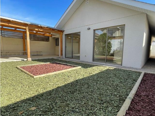 Excelente casa de un piso en condominio, modelo Alondra