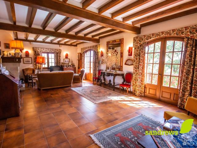 Excelente casa de estilo rustica ubicada en Darnius, en un e. 516m² Darníus