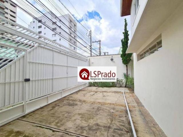 Excelente casa em 2 niveis, com 3 dormitórios, 2 banheiros e 2 vagas!
