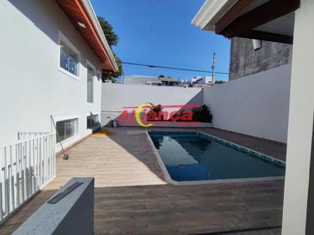 EXCELENTE CASA EM ATIBAIA COM PISCINA