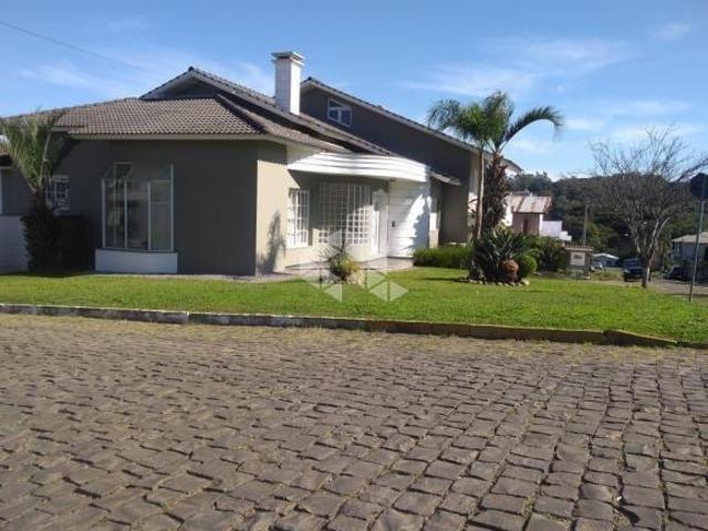 Excelente casa em bairro nobre de Garibaldi!
