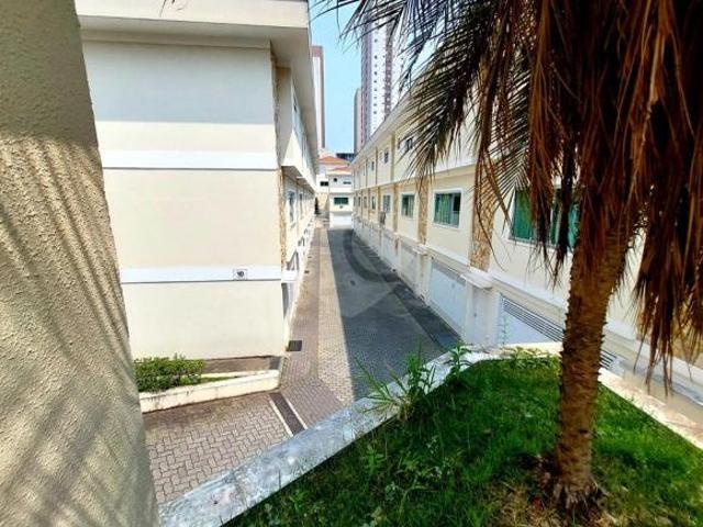 EXCELENTE CASA EM CONDOMINIO