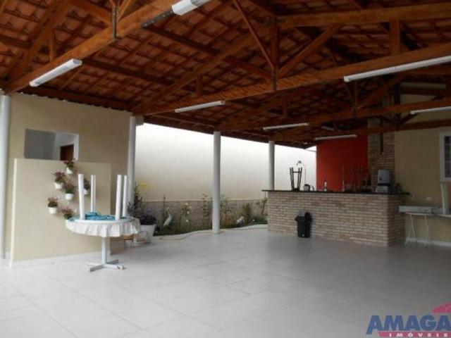 Excelente Casa em Jacareí!