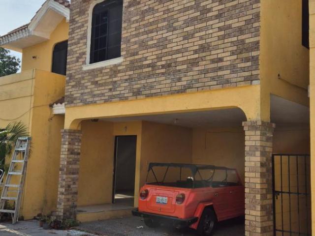 EXCELENTE CASA EN VENTA Ubicada en FAJA DE ORO #332 CASA 4 FRACC. LAS VILLAS, TAMPICO, TAM