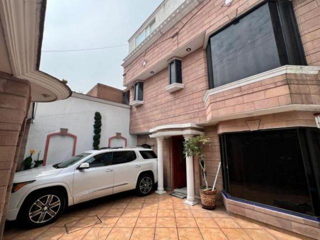EXCELENTE CASA EN VENTA EN BOSQUES DE ARAGON