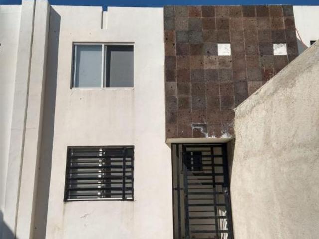 Excelente Casa en Venta en Fraccionamiento Privado y areas verdes
