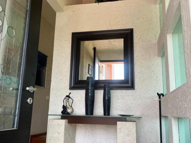 EXCELENTE CASA EN VENTA O RENTA Amueblada 80,000 PRADO LARGO ZONA ESMERALDA BONITA BIEN UBICADA