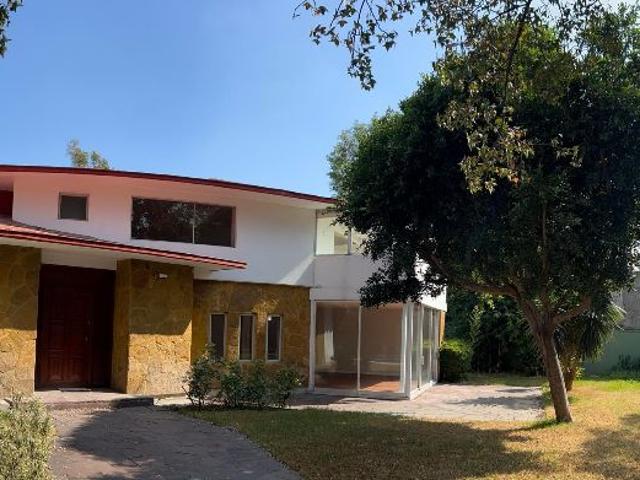 EXCELENTE CASA EN VENTA RECI?N REMODELADA, COL. SAN JER?NIMO L?DICE