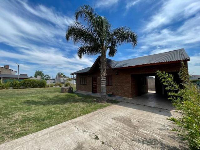 Excelente casa en Alquiler Lote 360 m2 en Tierra de sueños 2 Roldan