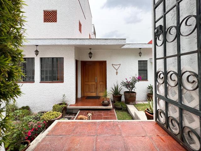 Casa en Venta en Calle Cerrada Bosques de la Herradura