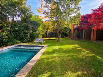 EXCELENTE CASA EN CONDOMINIO LOS MONJES