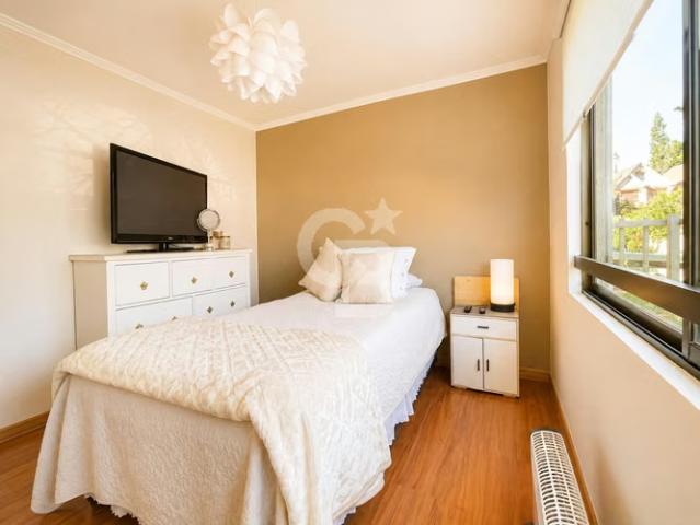 Excelente casa en condominio, San Carlos De apoquindo | 5 dormitorios por 20900.00 en Las Condes