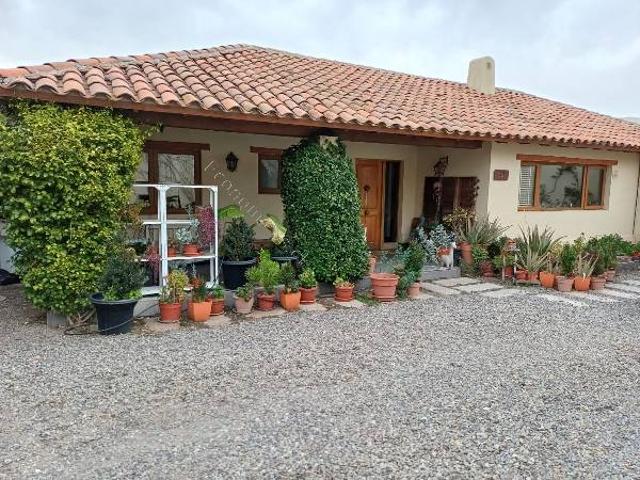 Excelente casa en Condominio sector San Anselmo