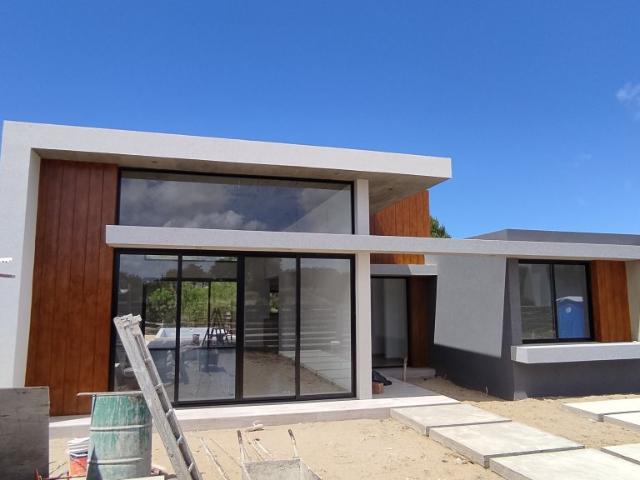 EXCELENTE CASA EN COSTA ESMERALDA MÁX. 8 PERSONAS