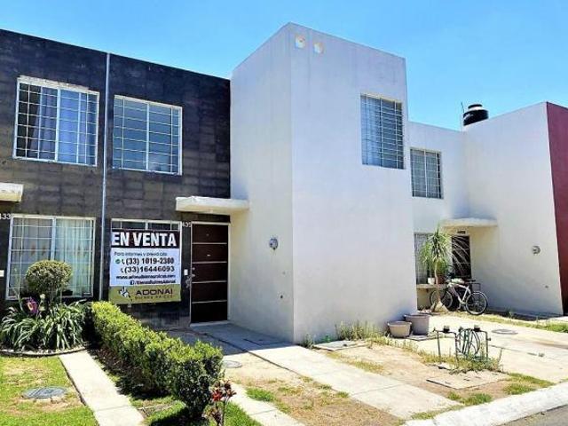 Excelente Casa en Coto con Alberca en La Moraleja