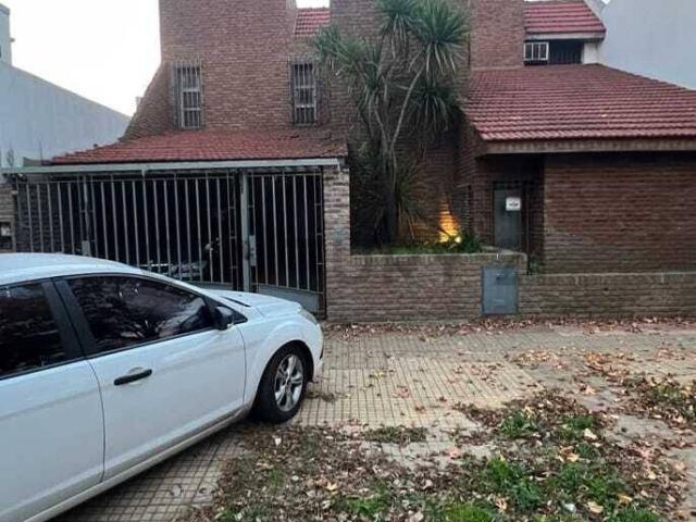 Excelente casa en el corazon de barrio norte