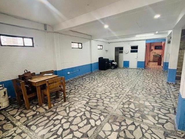 Excelente casa en esquina con locales comerciales y gran potencial en San Miguel Chalma, Tlalnepantl