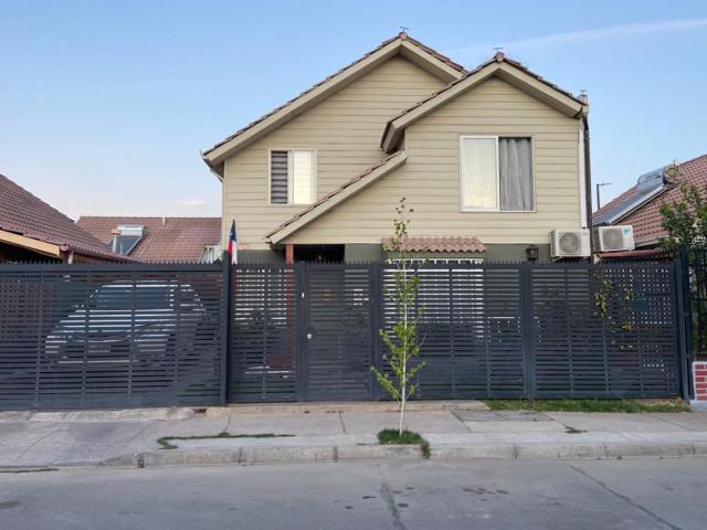 Excelente casa en Larapinta, ampliada y con piscina