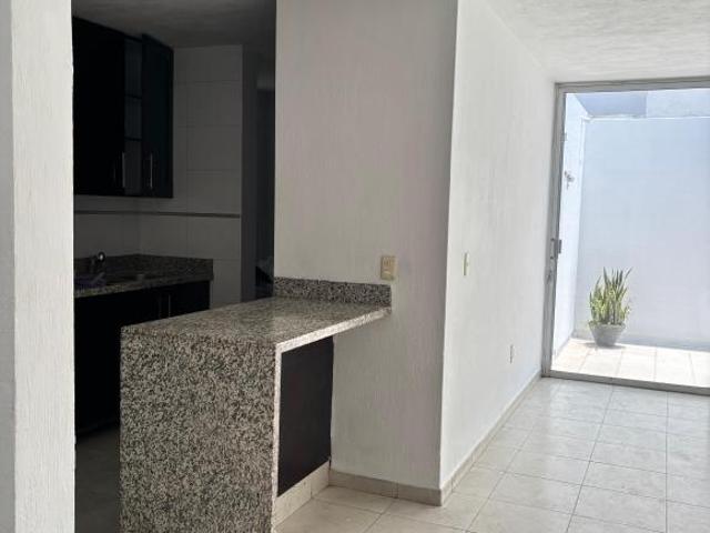 EXCELENTEMENTE CONSTRUIDA CASA EN NUEVA GALICIA