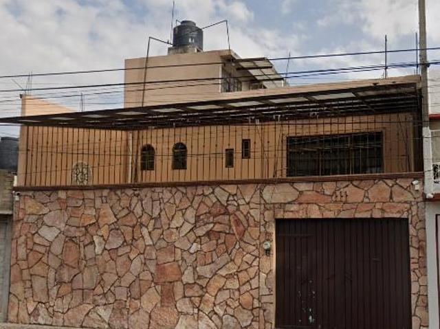 ¡EXCELENTE CASA EN REMATE BANCARIO!