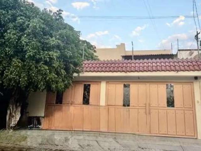 Excelente casa en renta en col Bugambilias 16 000 mxn