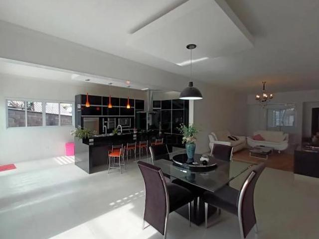 Excelente casa estilo chácara dentro da cidade de Poços de Caldas MG