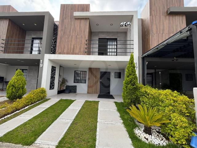 Excelente casa equipada en Andalucia Residencial