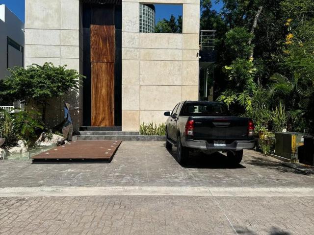 Excelente Casa Fraccionamiento Cumbres Canc?n