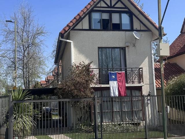 Excelente casa frente a plaza sn miguel