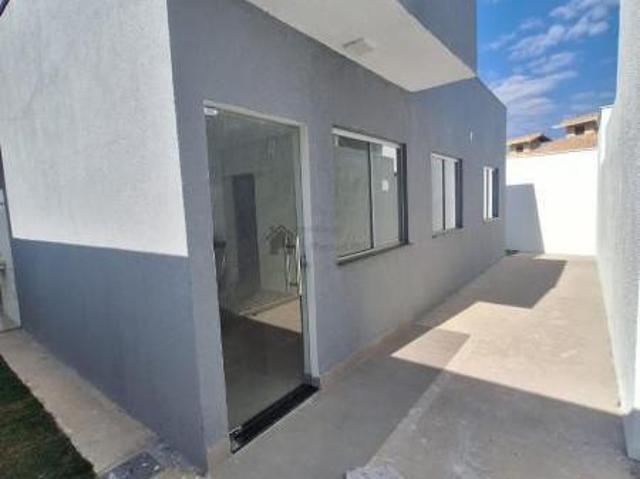 EXCELENTE CASA GEMINAD EM Ã?TIMA LOCALIZAÃ?Ã?O DO BAIRRO VILA VERDE EM BETIM