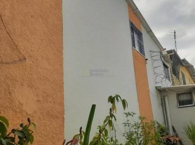 EXCELENTE CASA GEMINADA DUPLEX!