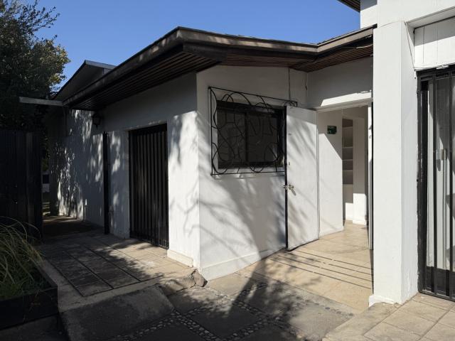 Excelente Casa Habilitada para Empresa | Vaticano, Las Condes