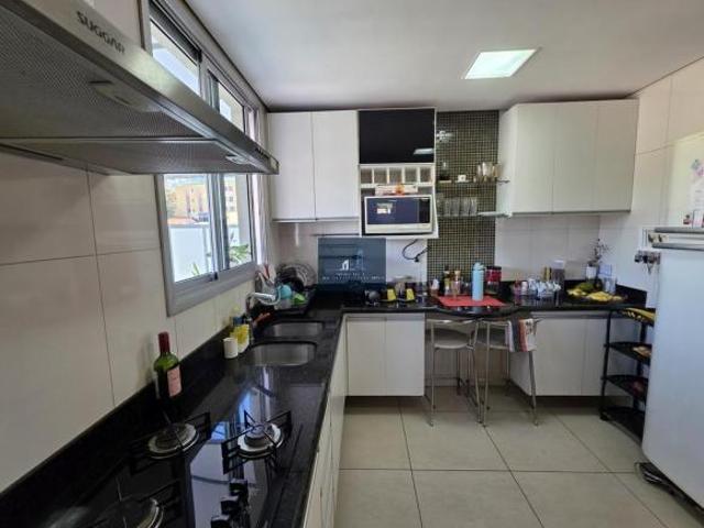 EXCELENTE CASA INDIVIDUAL COM COBERTURA E ÁREA PRIVATIVA NO CAIÇARA