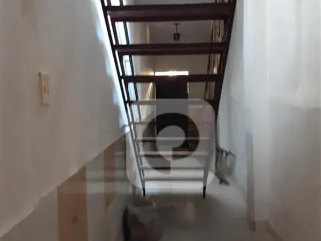 Excelente casa junto a Pinto Guedes, para residência ou comércio!