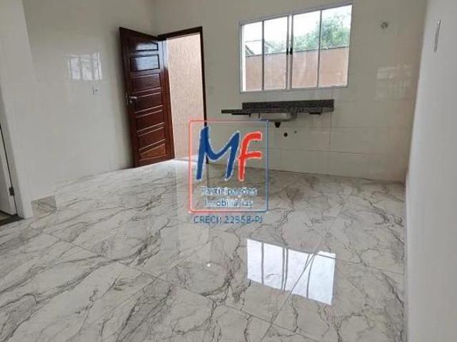 Excelente casa localizada em Guianeses, com 81m² de terreno e 71 m² de área construída, com 2 dormit