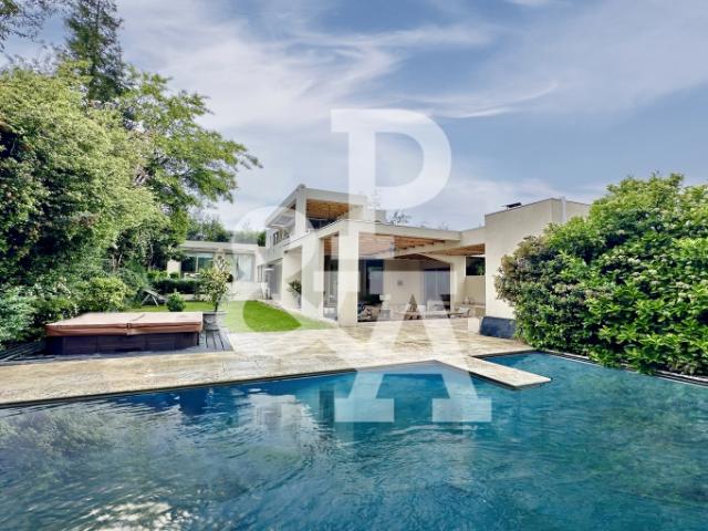 EXCELENTE CASA MEDITERRANEA / CONDOMINIO LAS CONDES