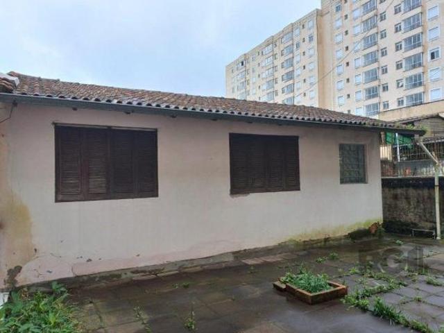 Excelente casa na av cavalhada com 3 dormitorios