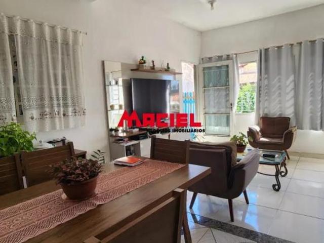 EXCELENTE CASA NO CAMPOS DE SÃO JOSÉ, CASA SEMI NOVA !