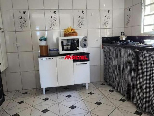 EXCELENTE CASA NO CAMPOS DE SÃO JOSÉ, CASA SEMI NOVA !