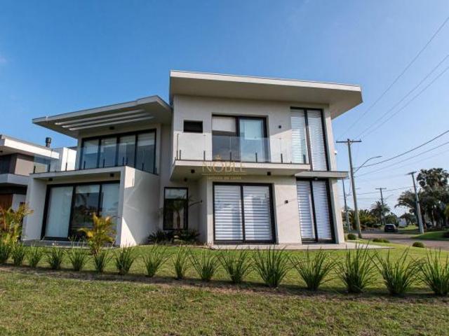 Excelente casa no condomínio Ocean Side em Torres!