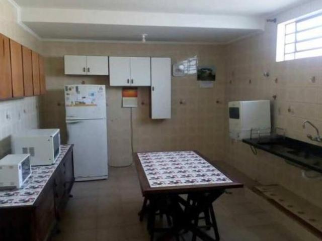 Excelente casa no Jardim da Glória. Casa bem espaçosa, ensolarada e good vibes