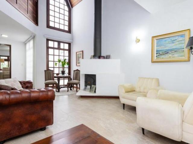Excelente casa no Jardim Schaeffer, com 600m², disponível para locação ou venda