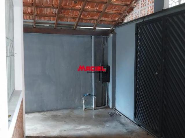 EXCELENTE CASA NO RESIDENCIAL DOM PEDRO l